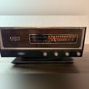 VINTAGE 1960's  ZENITH SOLID STATE AM/AFC/FM CIRCLE OF SOUND RADIO K421W WORKS